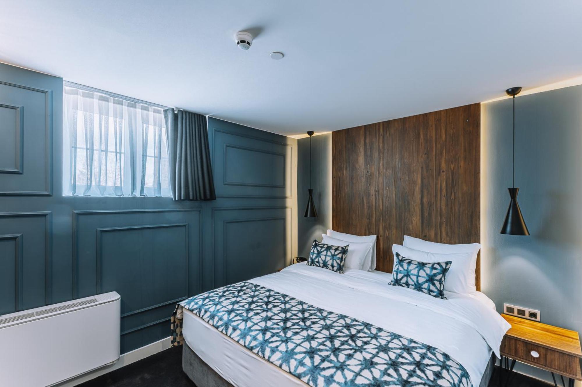 Hotel Twenties Tbilisi - Stay & Dine Экстерьер фото