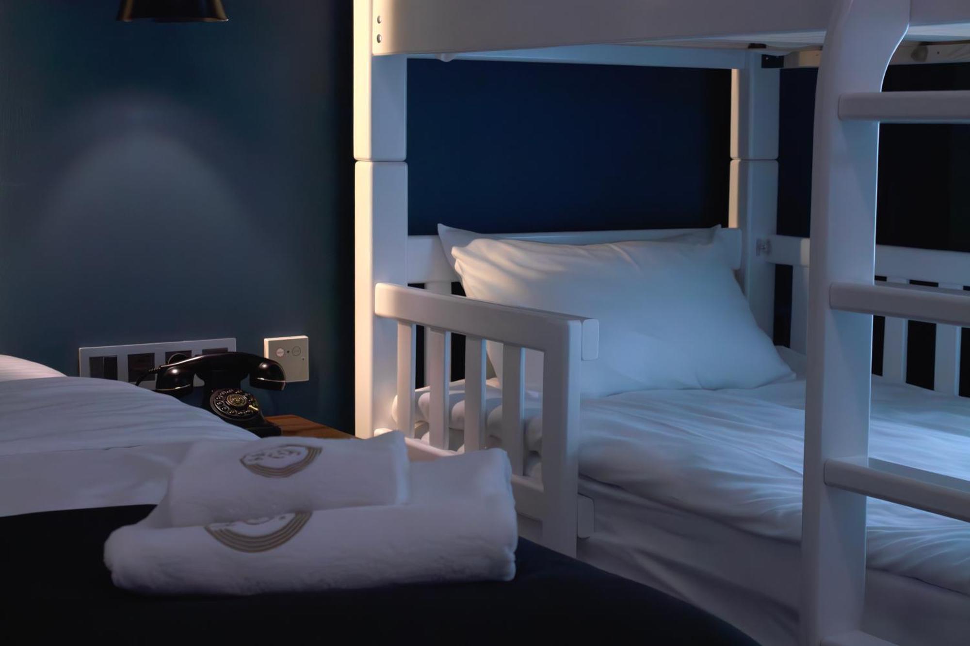 Hotel Twenties Tbilisi - Stay & Dine Экстерьер фото